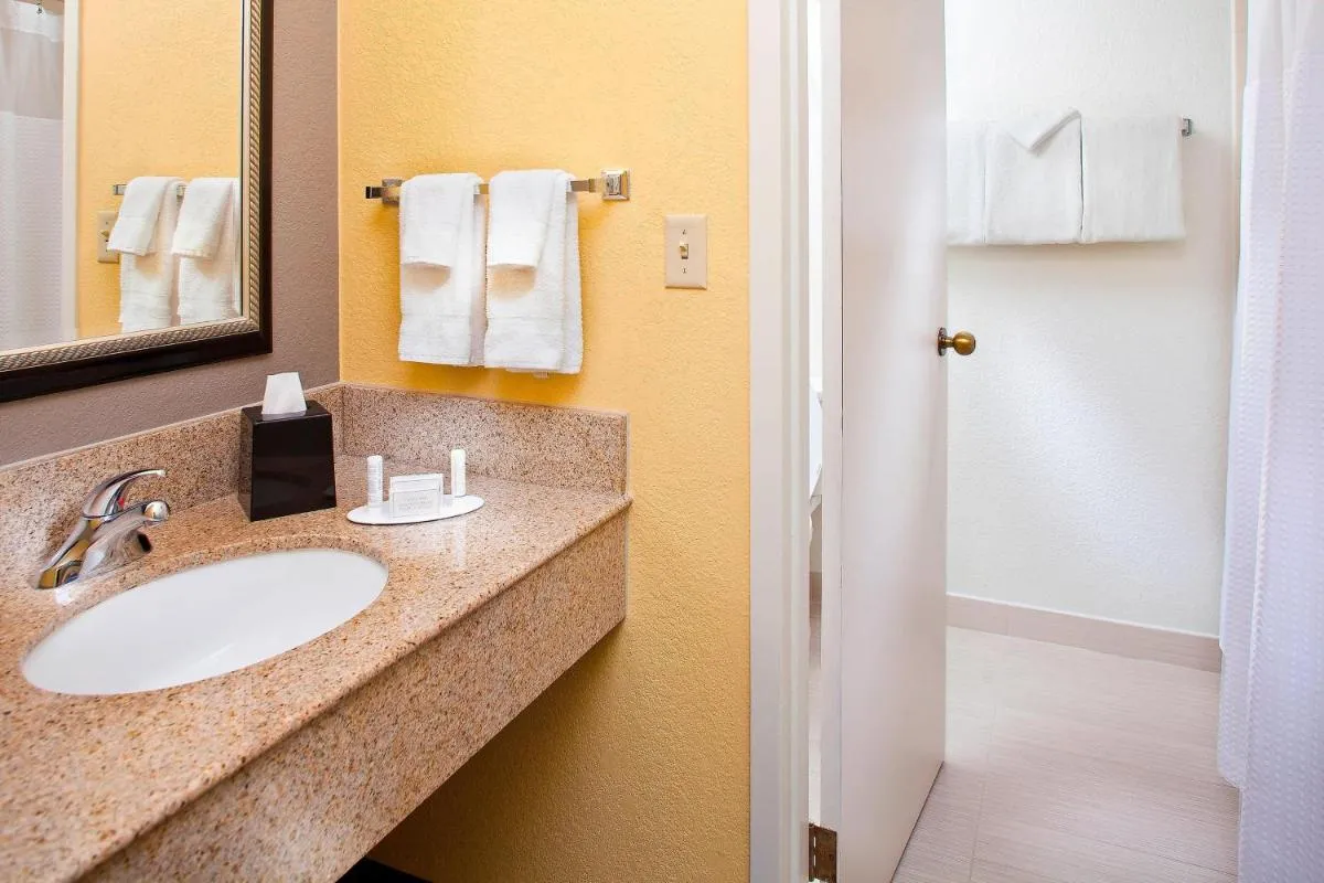 Image 2 of Courtyard Miami Airport West Doral