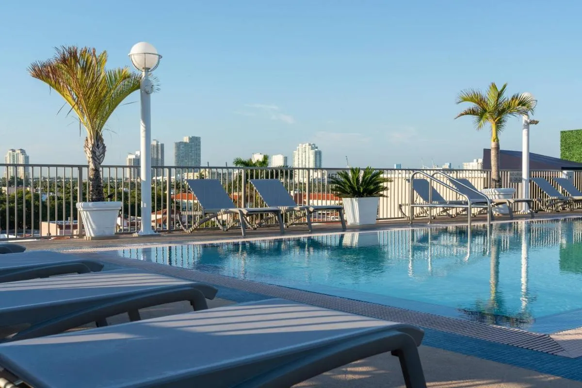 Image 3 of Courtyard Miami Beach South Beach