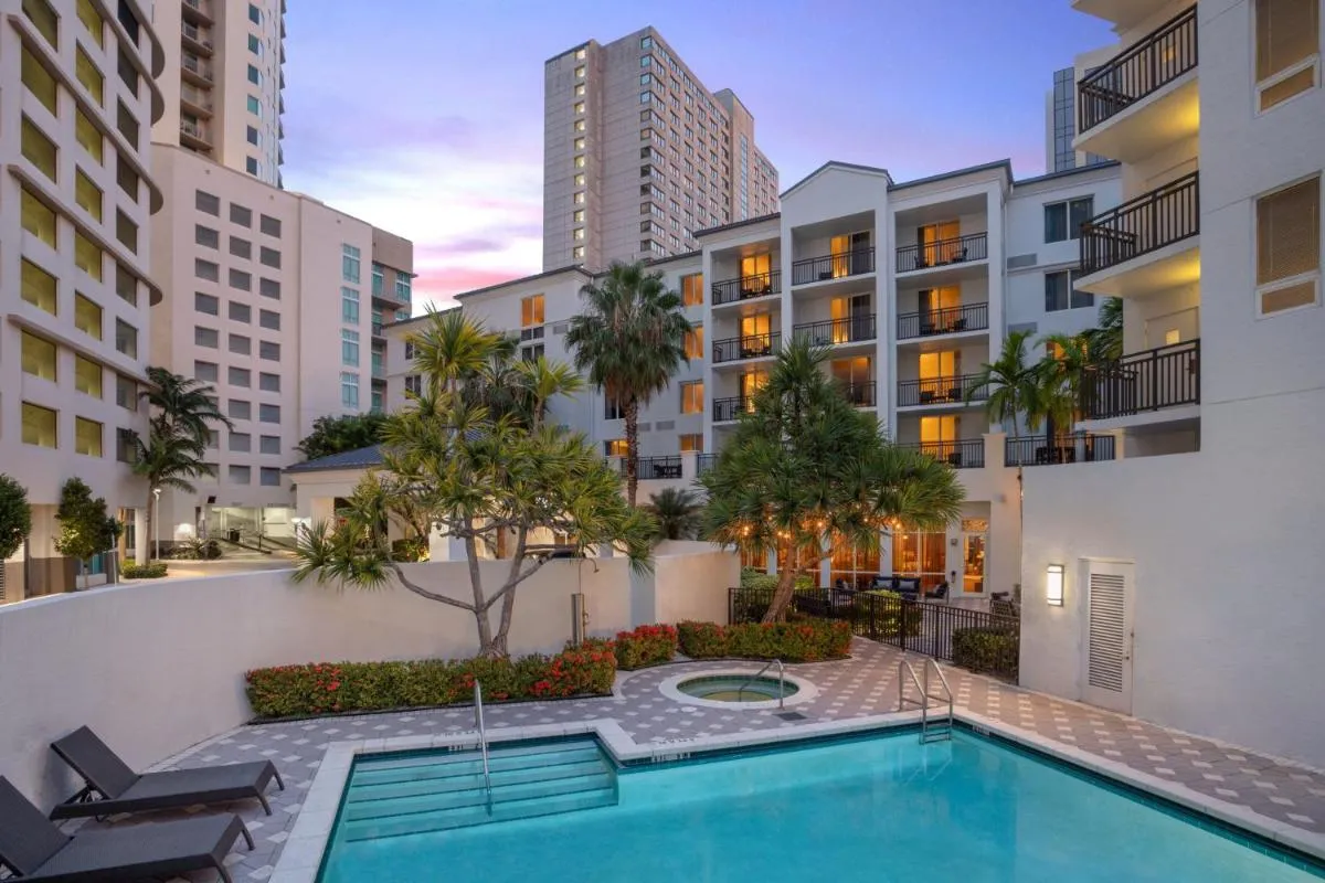 Image 3 of Courtyard Miami Dadeland