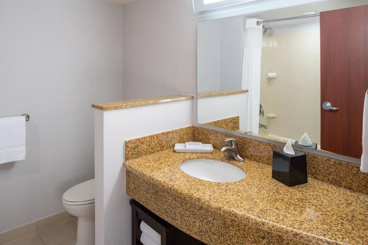 Image 2 of Courtyard by Marriott Miami Airport