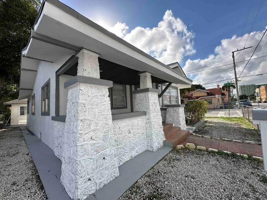 Image 5 of Cozy 4Bed Home in Calle 8
