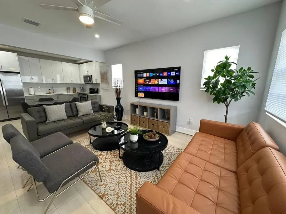 Image 4 of Cozy 4Bed Home in Calle 8