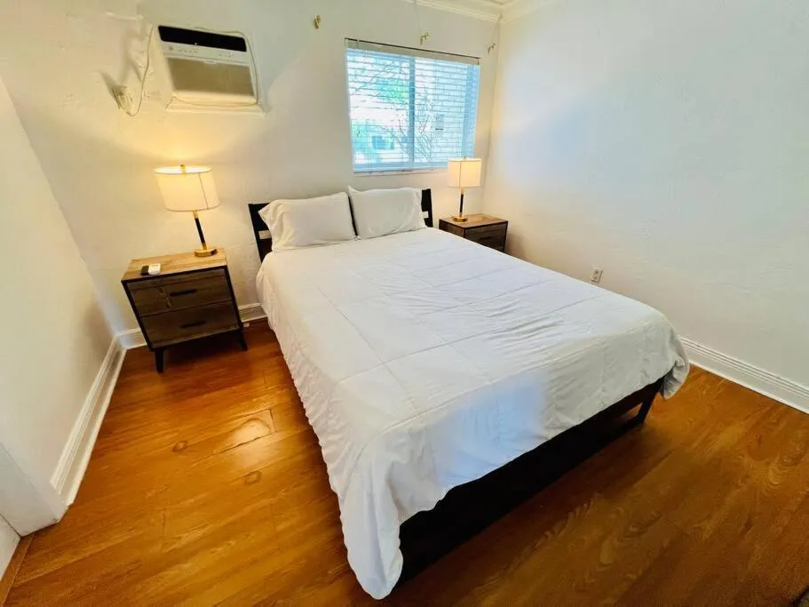 Image of Cozy Coral Gables Apartment.