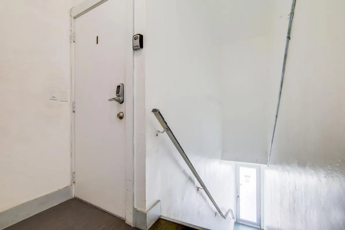 Image 6 of Cozy South Beach 1BR Apt Near Beach & Ocean Drive