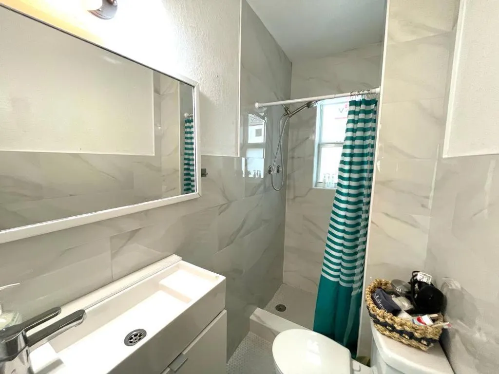 Image 1 of Cozy Studio near Coconut Grove – 7C