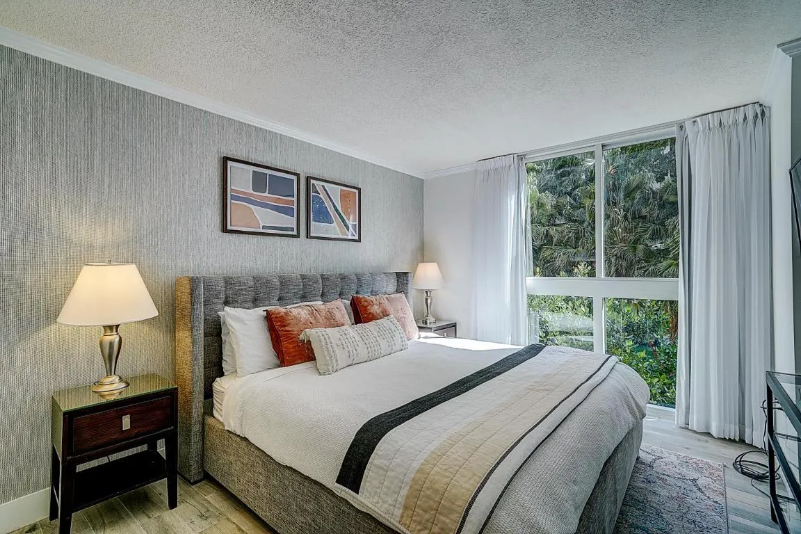 Image of Cute 1 bedroom unit located in Condo Hotel in the heart of Coconut Grove Free Parking