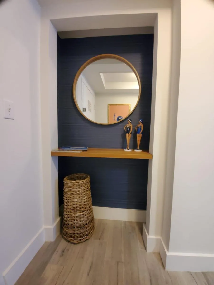 Image 3 of Cute 1 bedroom unit located in Condo Hotel in the heart of Coconut Grove Free Parking