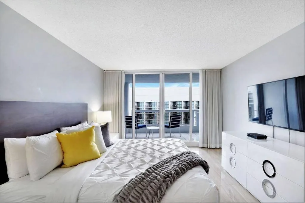 Image 1 of Day Dreamer! Water & Miami City Views!