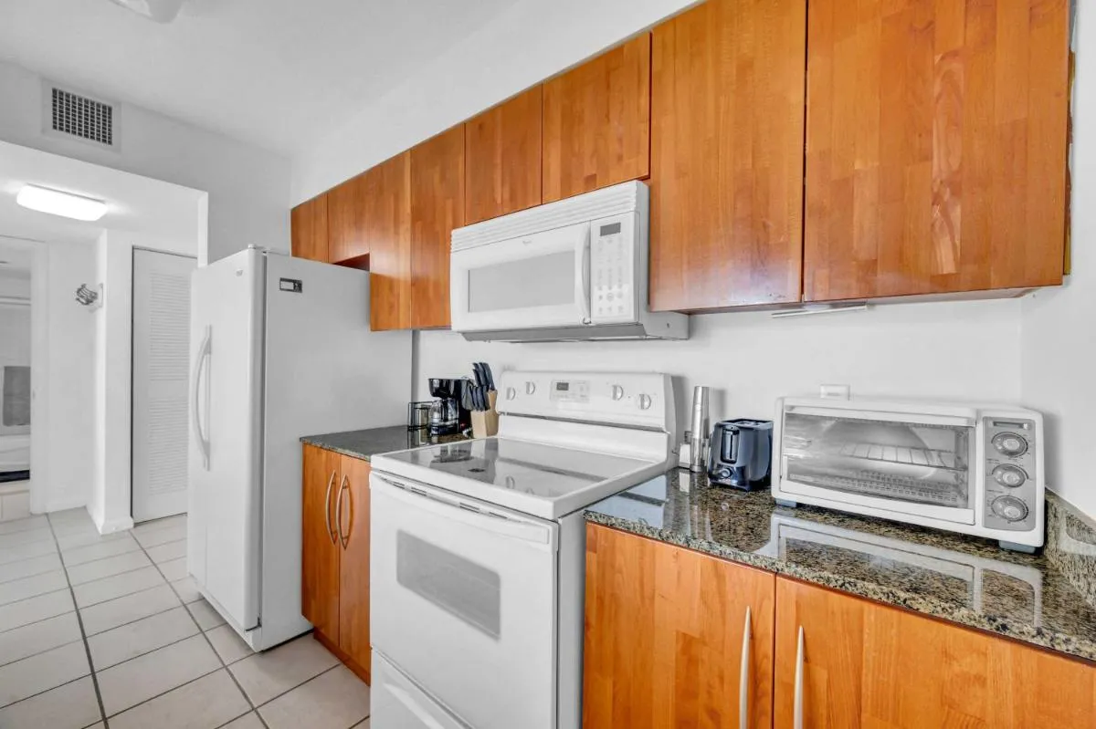 Image 4 of Deluxe 1 Bedroom Apartment • Brickell • Ocean View