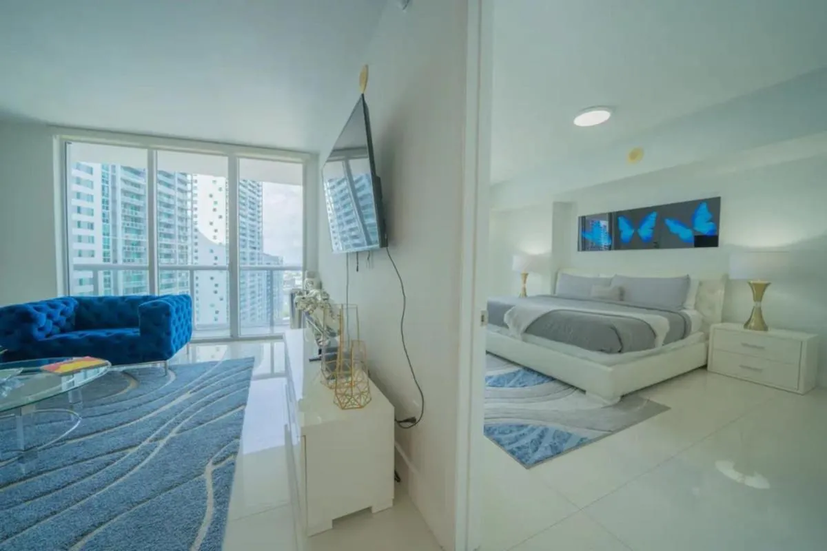 Image 1 of Deluxe Suite King 1 Bedroom Icon
