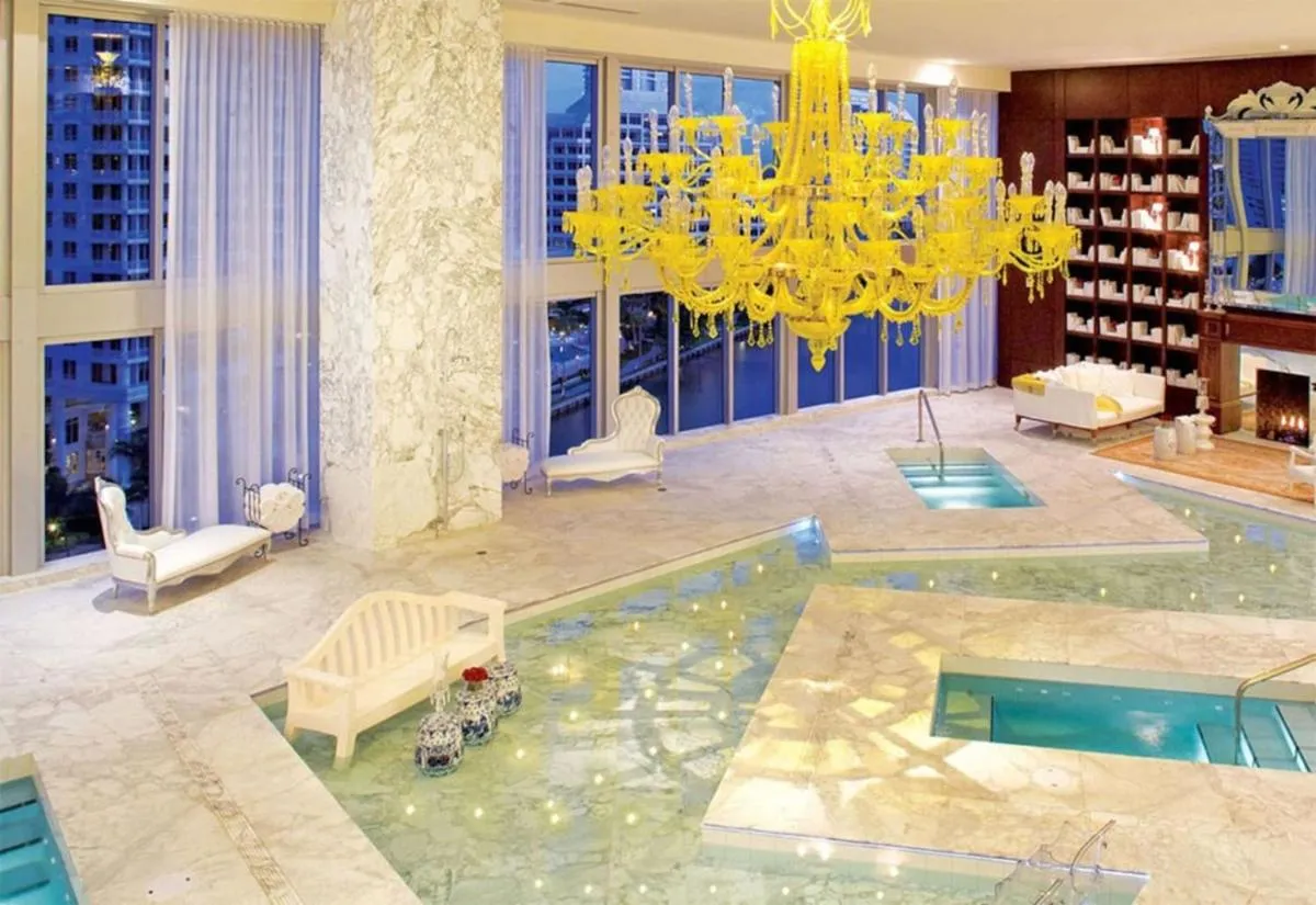 Image 2 of Deluxe Suite King 1 Bedroom Icon