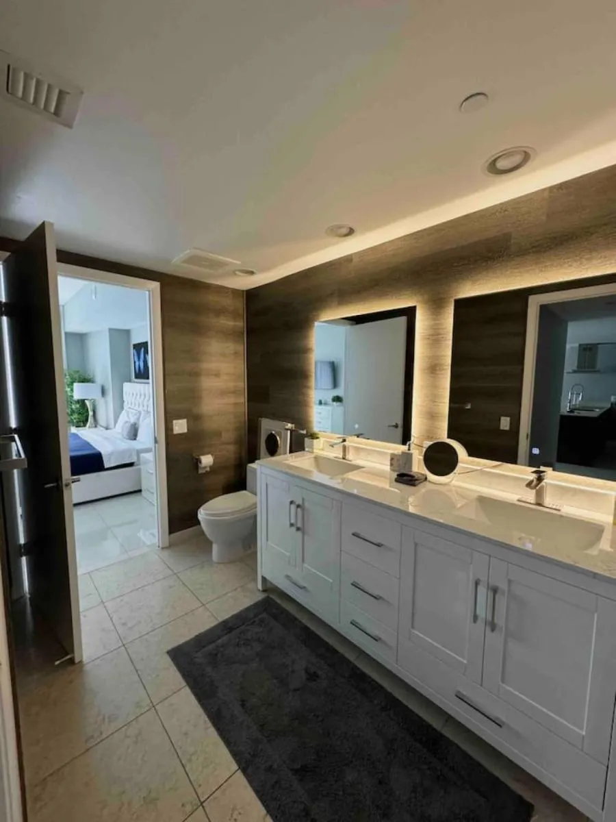 Image 3 of Deluxe Suite King 1 Bedroom Icon
