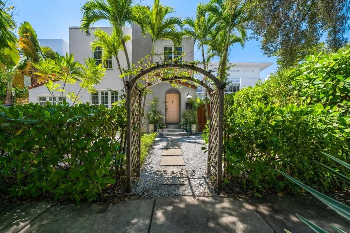 Image of Design District Luxury The Perfect 3 Bedrooms Villa