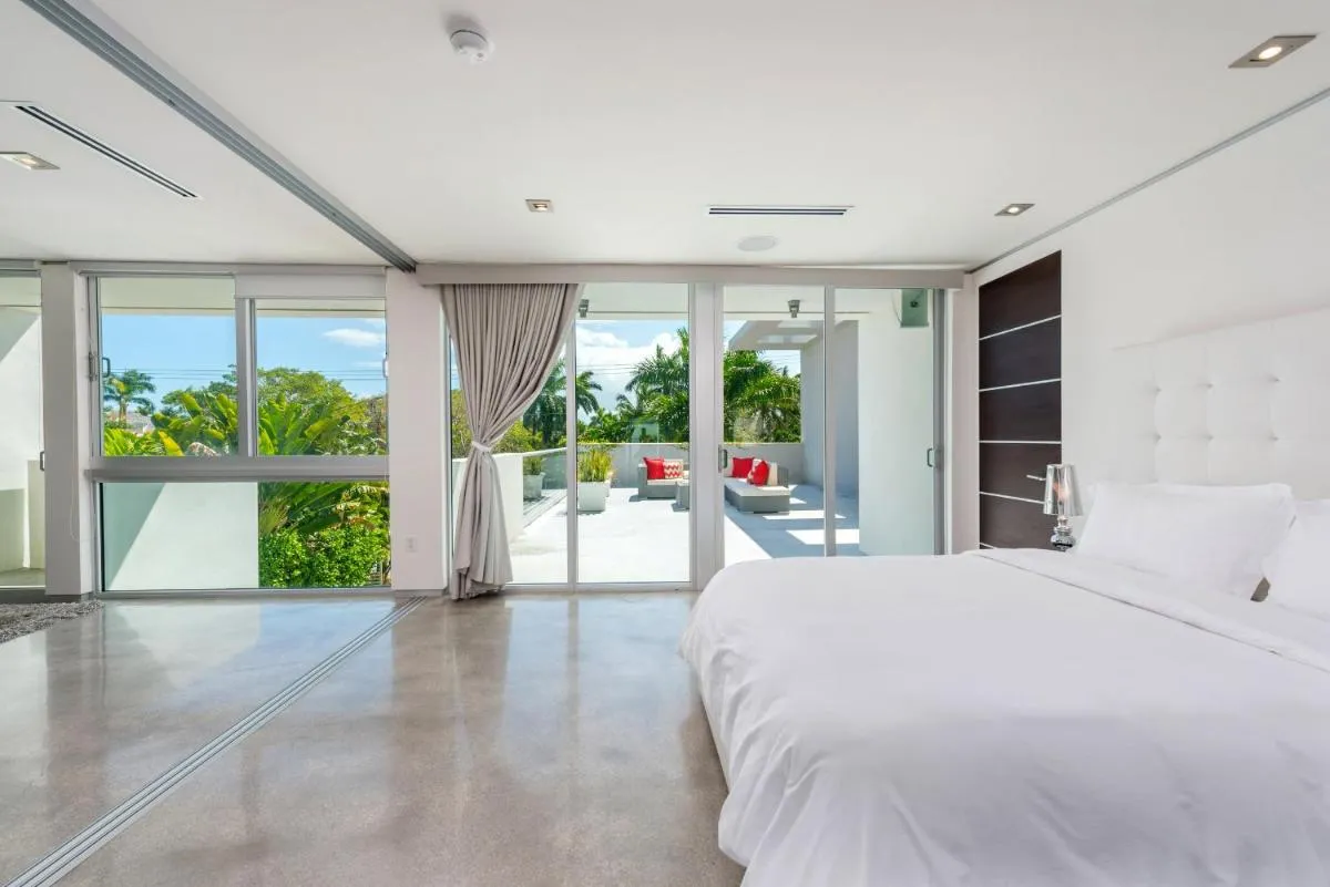 Image 1 of Discover paradise Your Exclusive Miami Beach Waterfront Escape