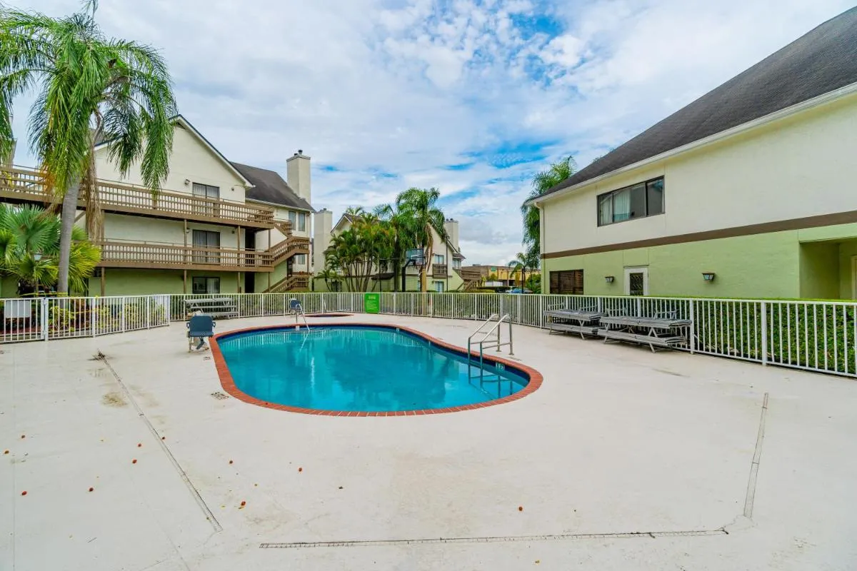 Image 3 of Doral Inn & Suites Miami Airport West