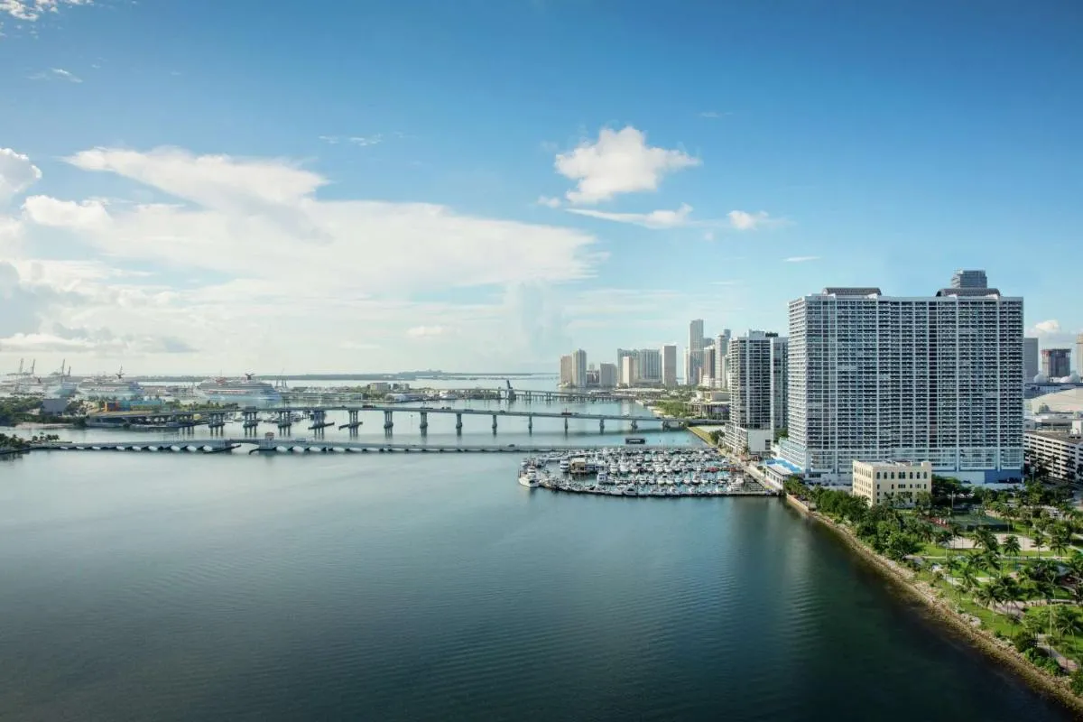Image 6 of DoubleTree by Hilton Grand Hotel Biscayne Bay