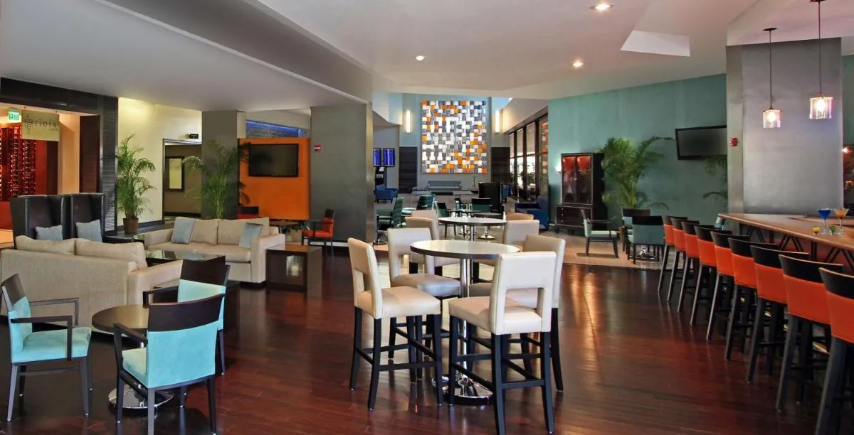 Image 2 of DoubleTree by Hilton Hotel Miami Airport & Convention Center