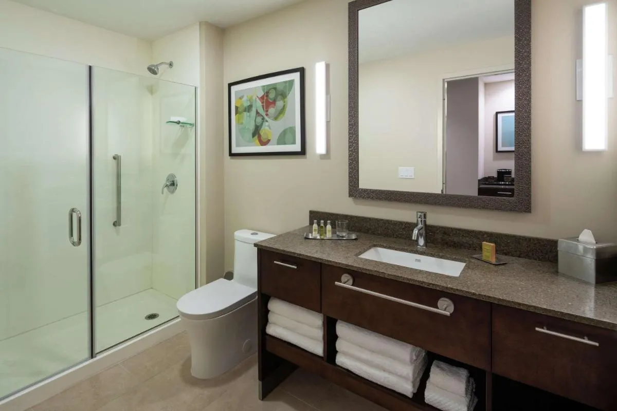 Image 2 of DoubleTree by Hilton Miami Doral