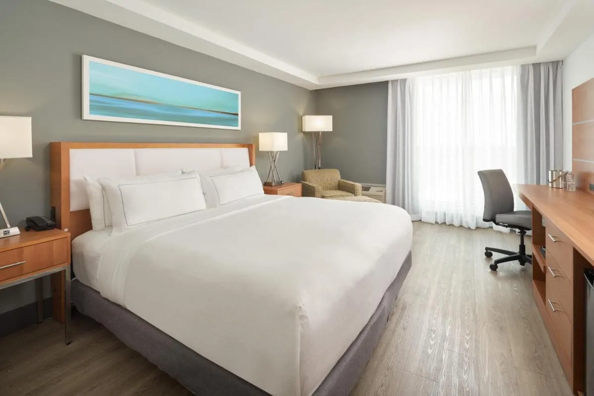 Image 1 of DoubleTree by Hilton Miami North I-95