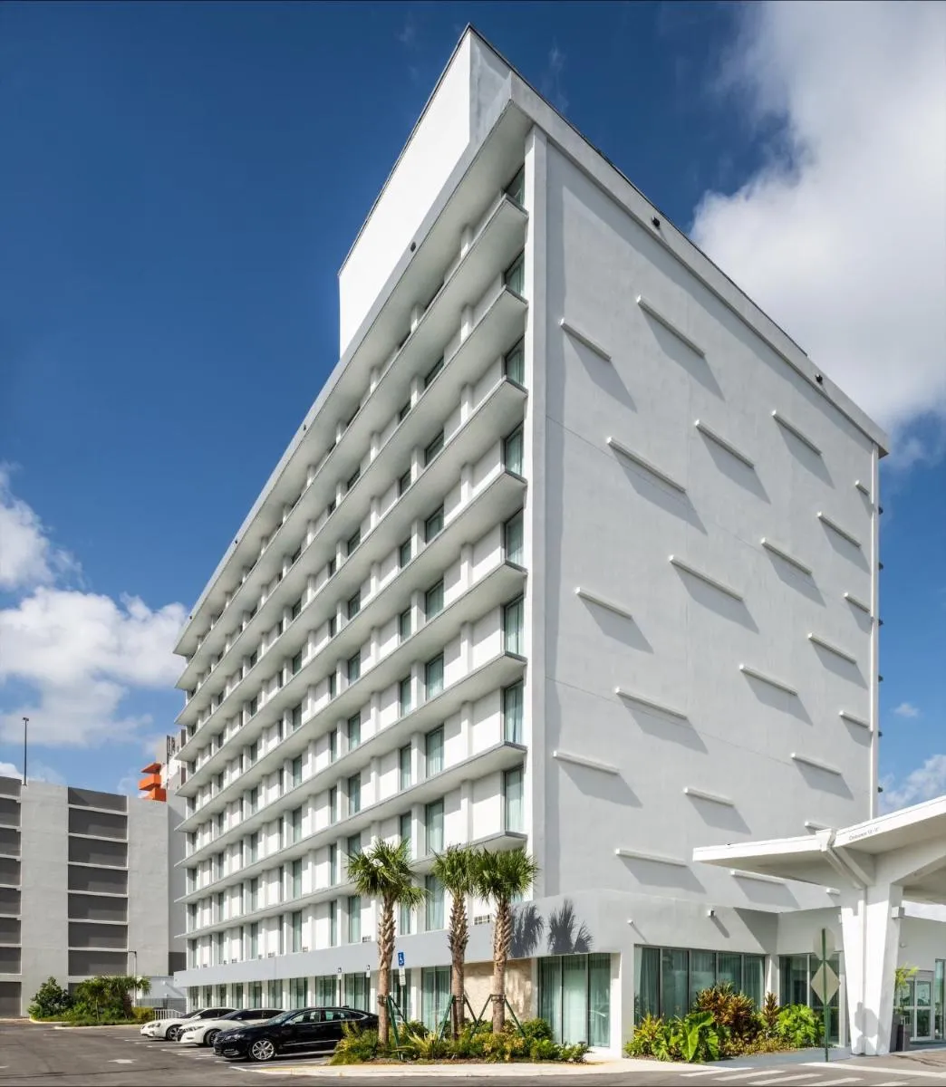 Image 6 of DoubleTree by Hilton Miami North I-95