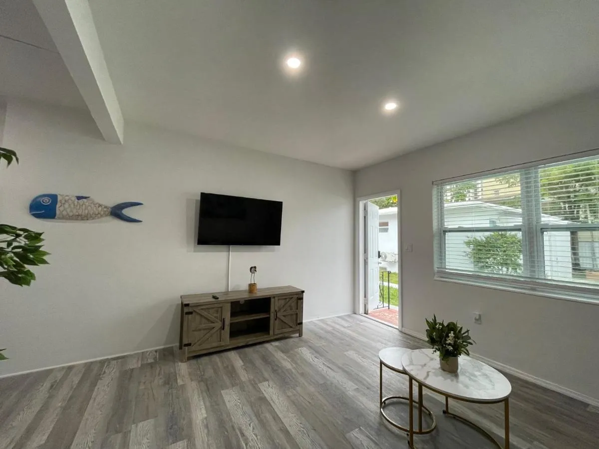 Image 3 of Douglas rd apartments