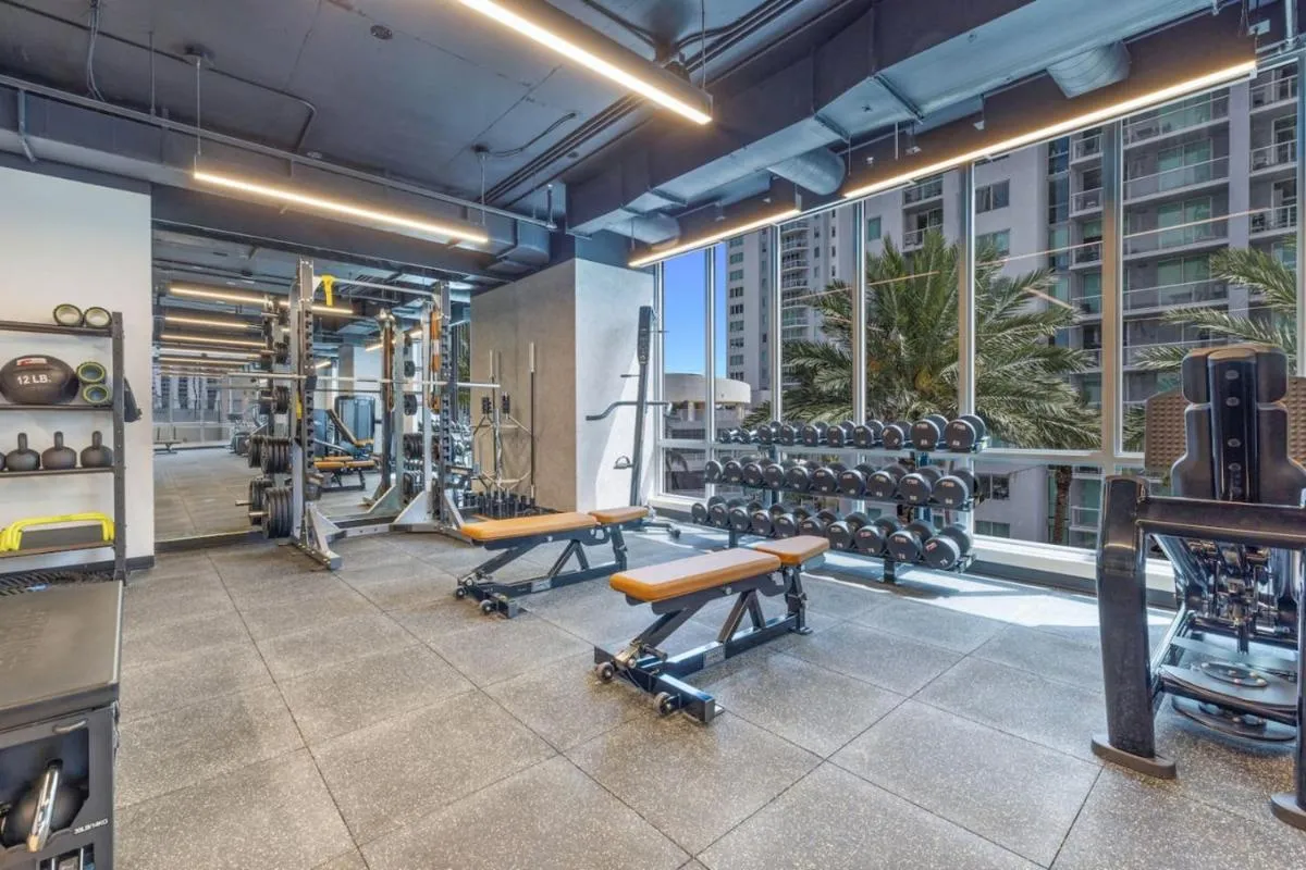 Image 5 of Downtown Luxury Studio Pool and Gym