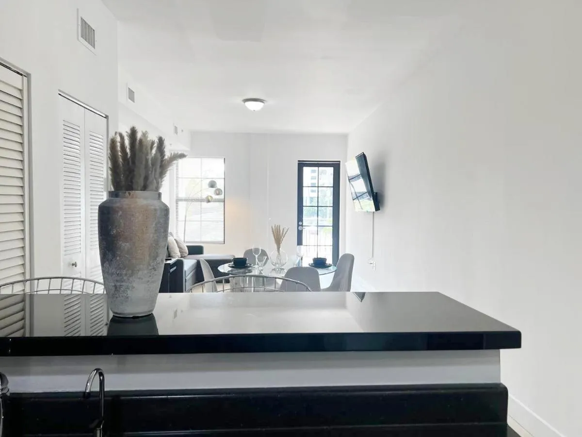 Image 3 of Downtown Miami 2 Bedrooms Apartment