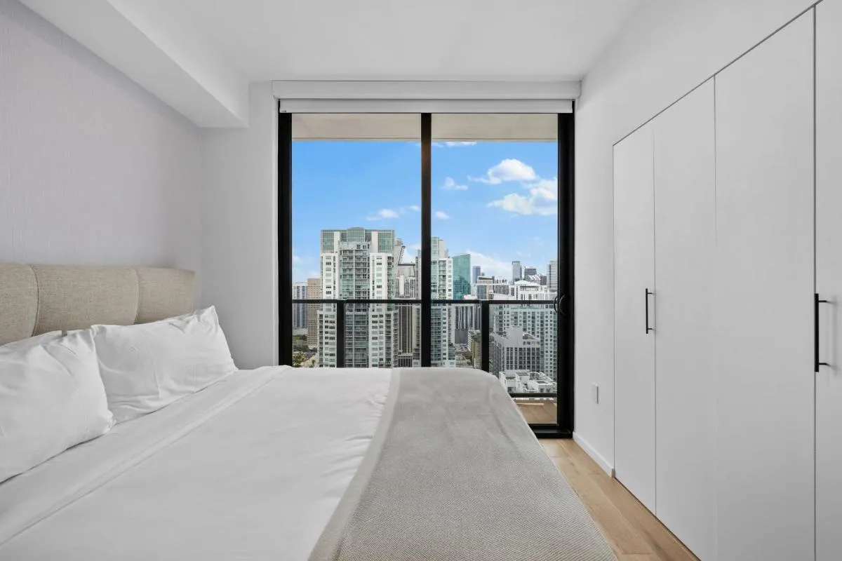 Image 1 of Downtown Miami Luxury Studio W Bay View