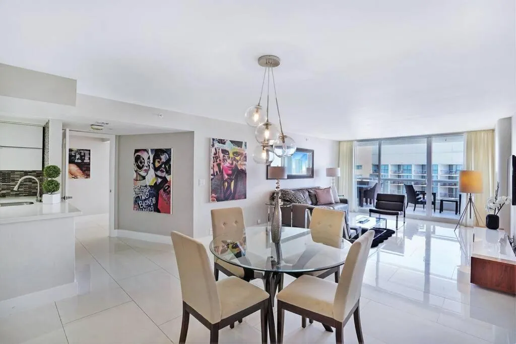 Image of Dreamscape! Renovated and spacious 1 bedroom condo