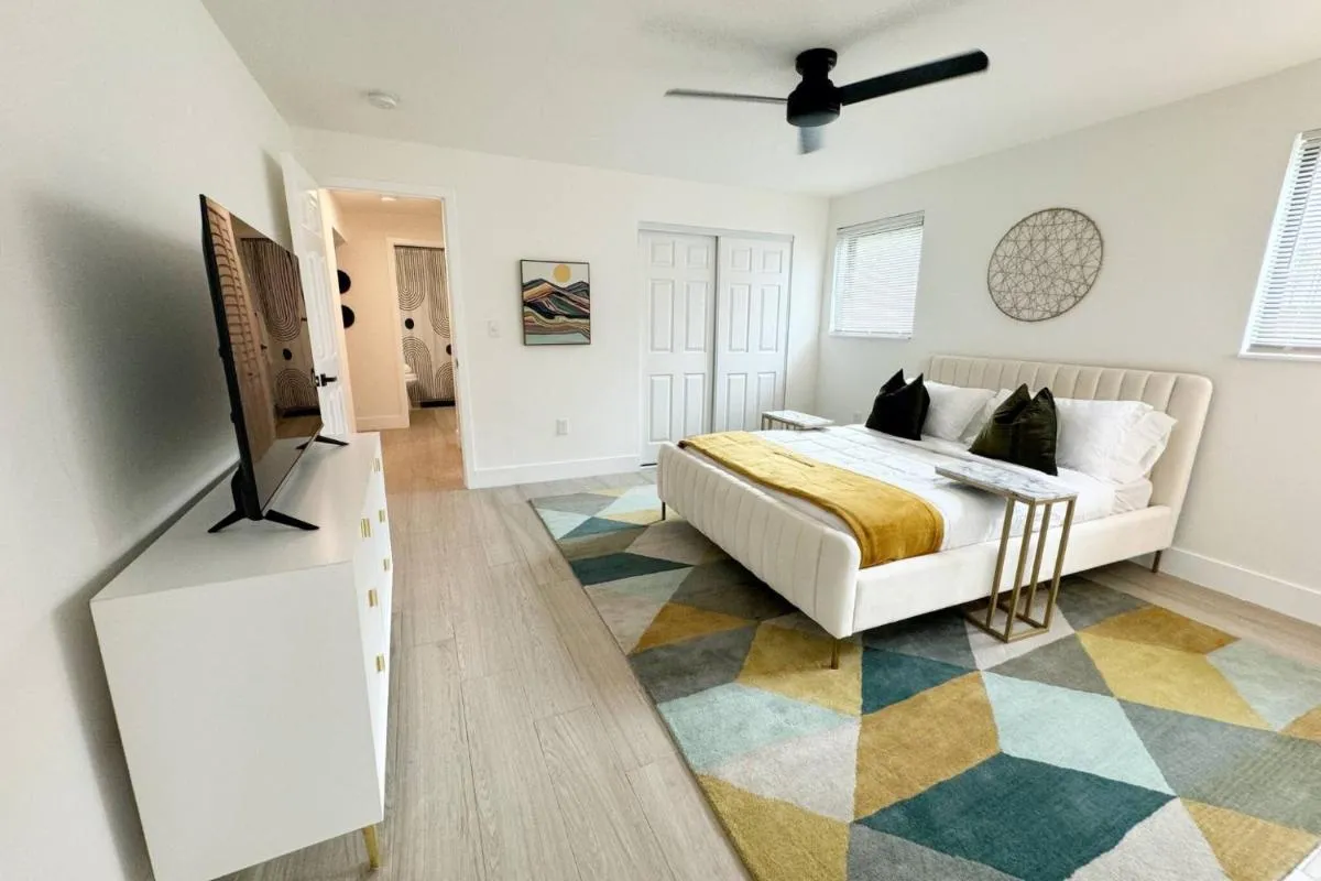 Image 4 of Elegance Meets Design: Modern District Residence