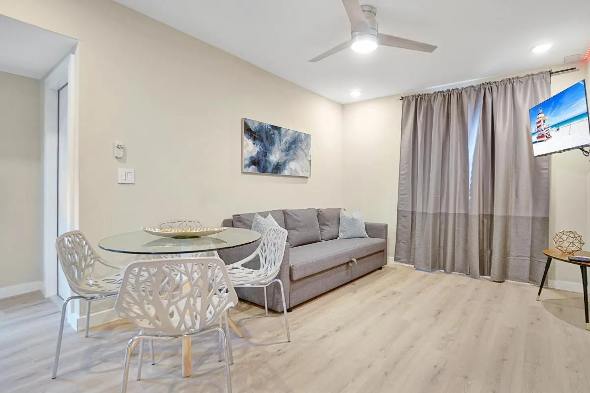 Image 4 of Elegant Brickell Miami Apartment