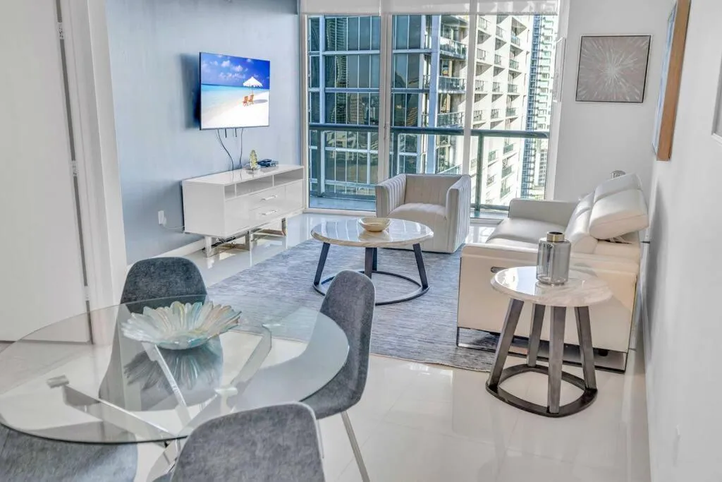 Image 5 of Emblematic unit at Icon in the heart of Brickell