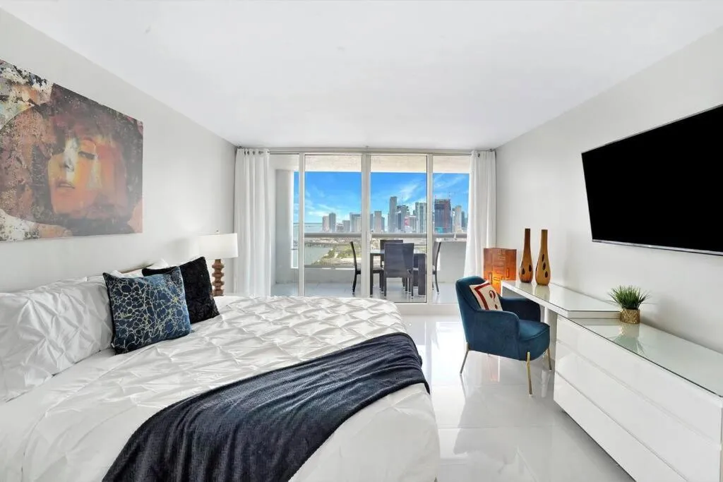 Image 1 of Enchanted! Miami Skyline & Water Views