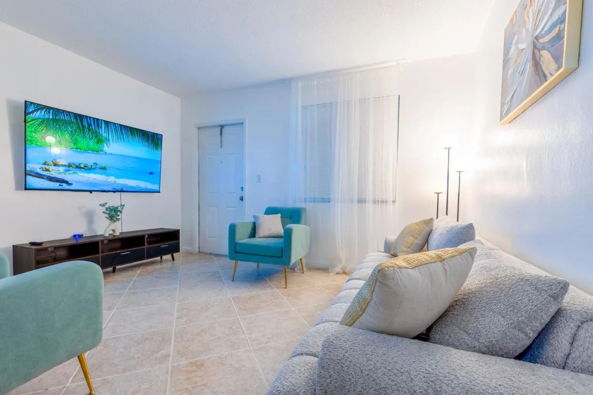 Image 4 of Enjoy Miami Top Location & Free Parking Book Now