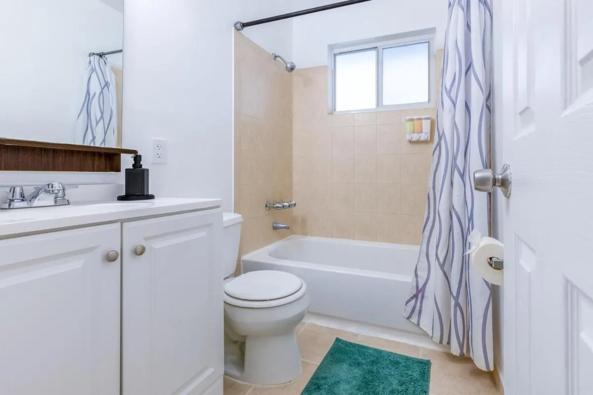 Image 2 of Enjoy Miami Top Location & Free Parking Book Now