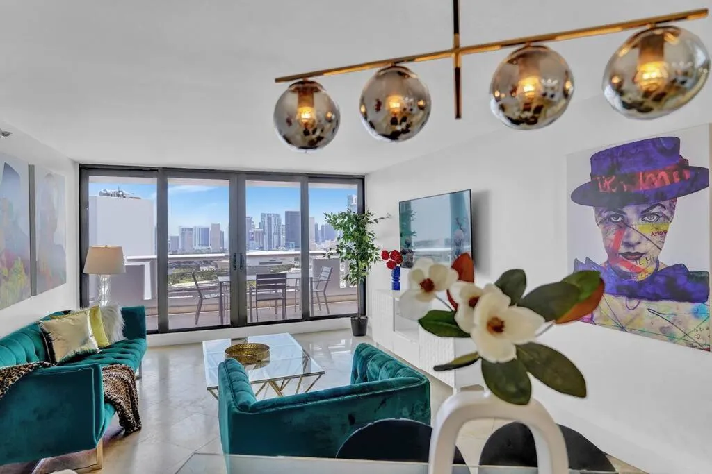 Image of Euphoria – Miami Skyline & Water Views