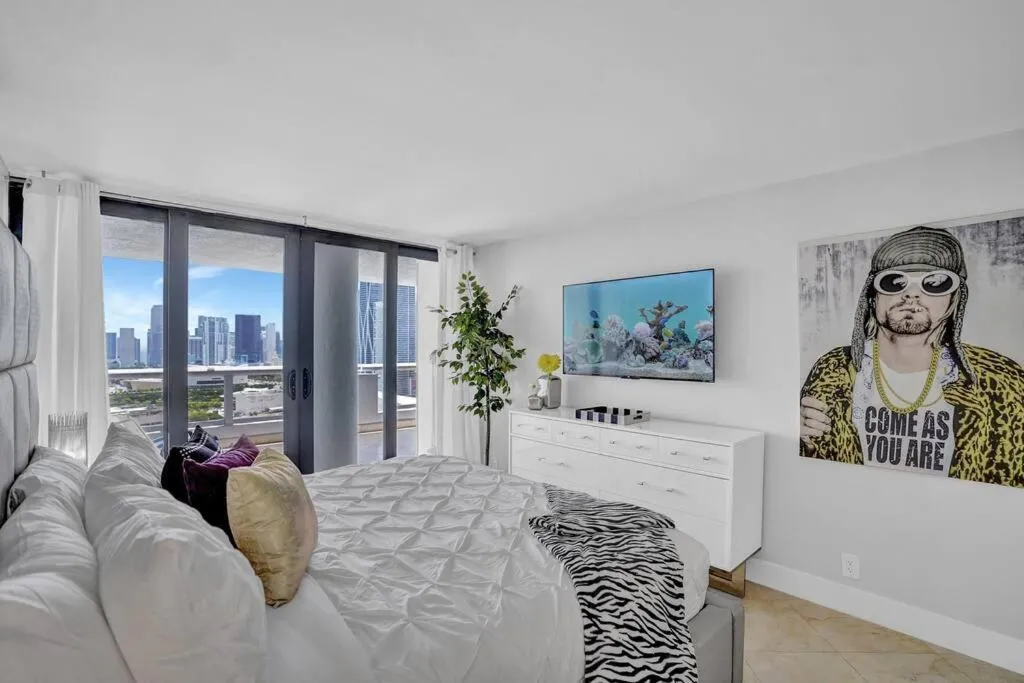 Image 1 of Euphoria – Miami Skyline & Water Views