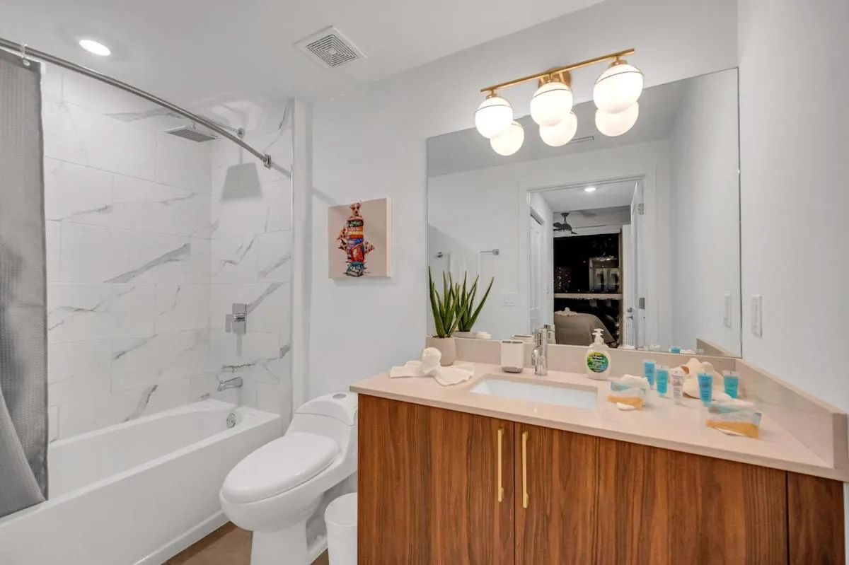 Image 2 of Exclusive Condo in Downtown Miami With Pool Views and Free Parking