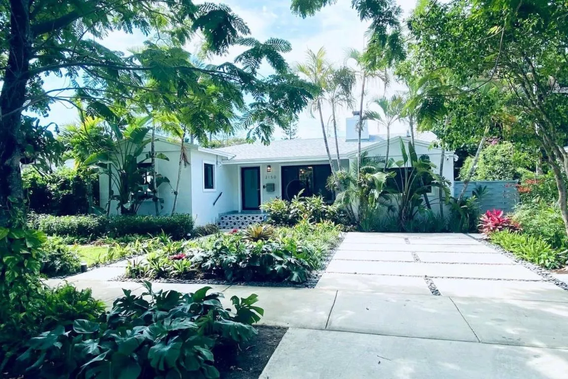 Image of Experience Miami Magic: Tropical Pool Escape