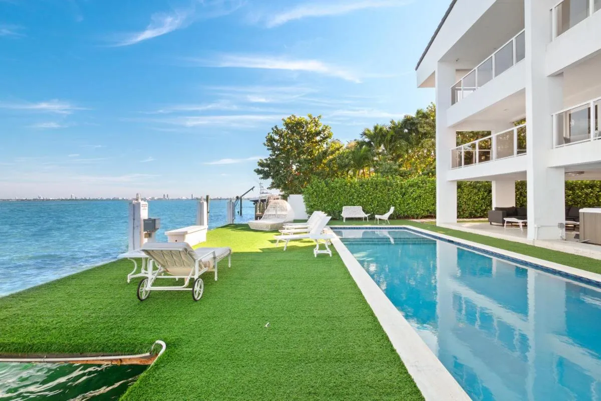 Image 5 of Experience Opulence Your Exclusive Waterfront Sanctuary in Miami Beach