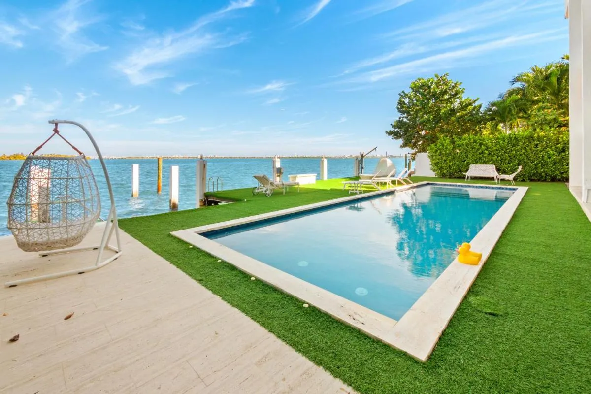 Image 6 of Experience Opulence Your Exclusive Waterfront Sanctuary in Miami Beach