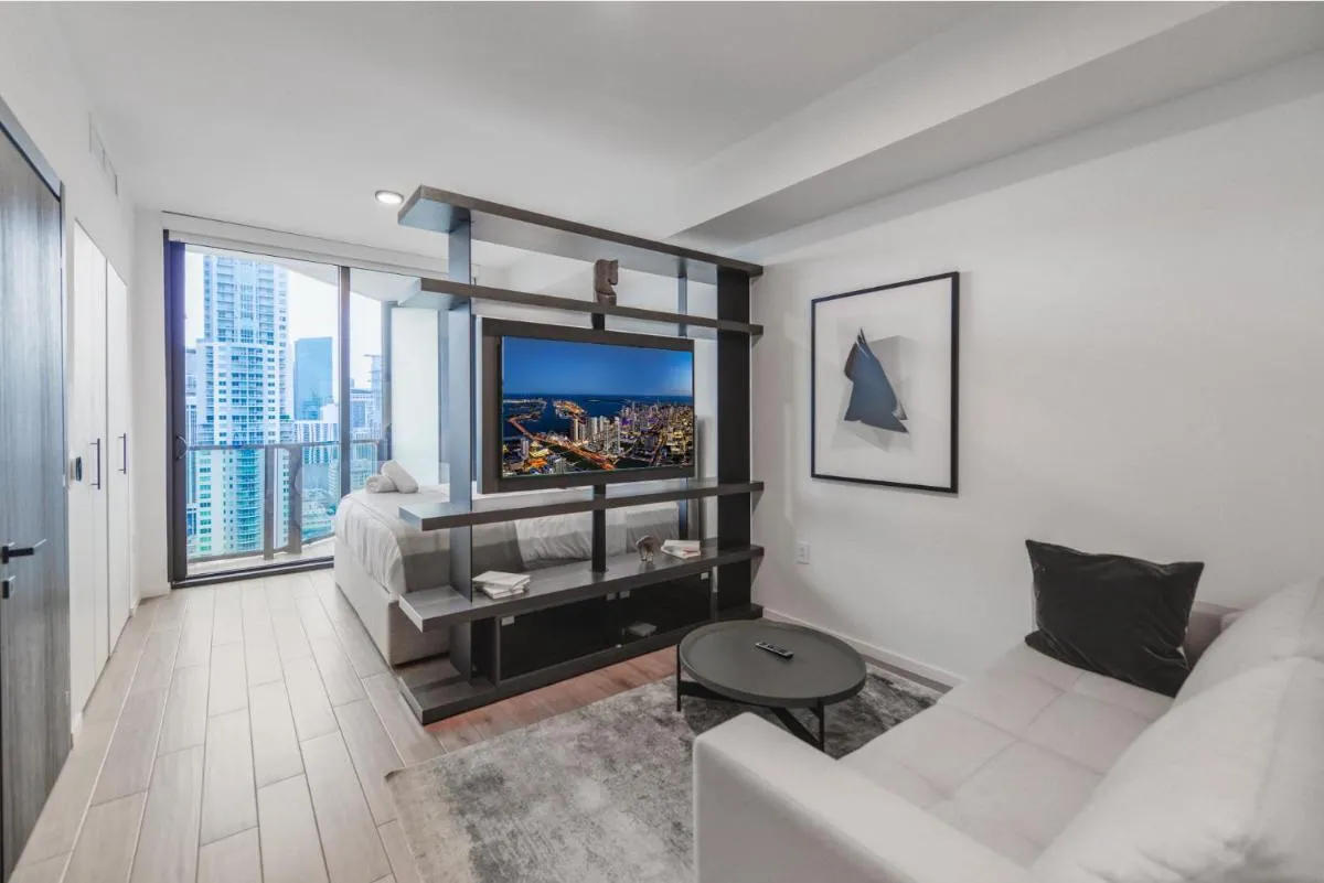 Image 1 of Extraordinary Bayside Studio with Amazing Views