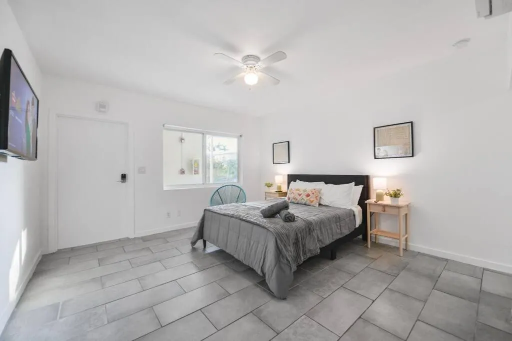 Image 1 of Fabulous Studio 15 min from The Beach