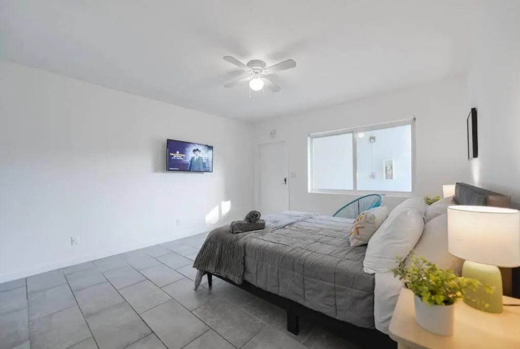 Image 5 of Fabulous Studio 15 min from The Beach