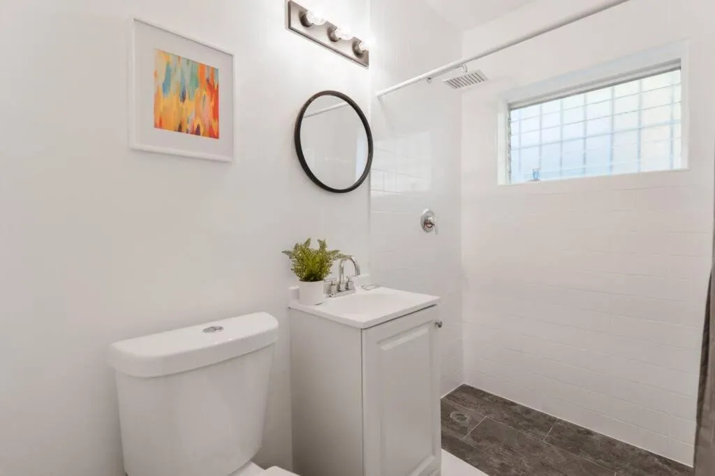 Image 6 of Fabulous Studio 15 min from The Beach