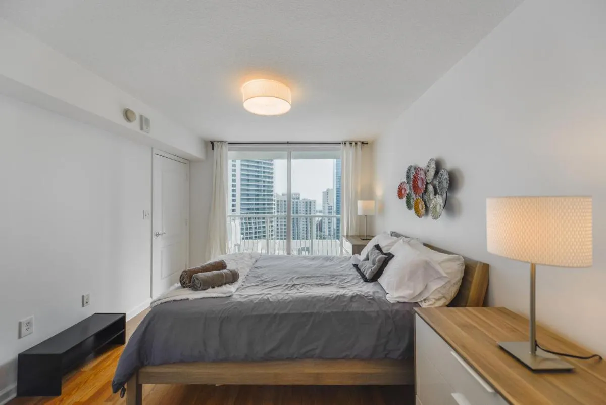 Image 1 of Fantastic 2BR Condo on 31st Floor Free Parking