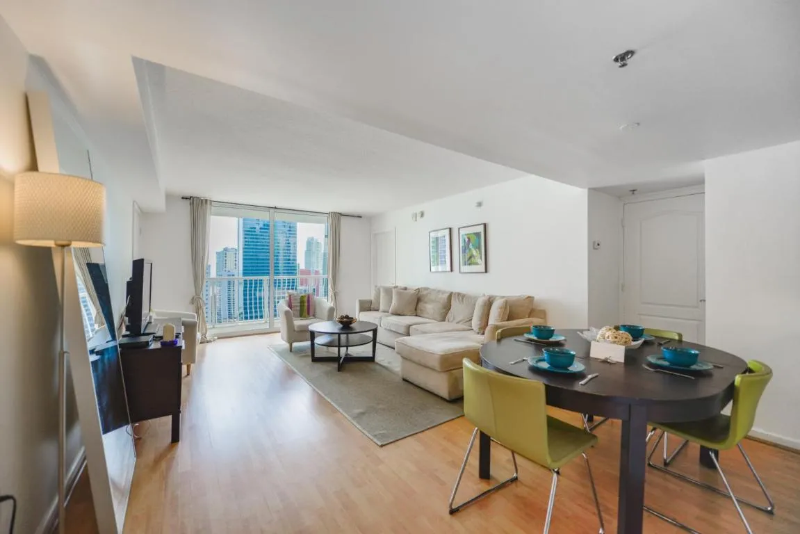 Image of Fantastic 2BR Condo on 31st Floor Free Parking