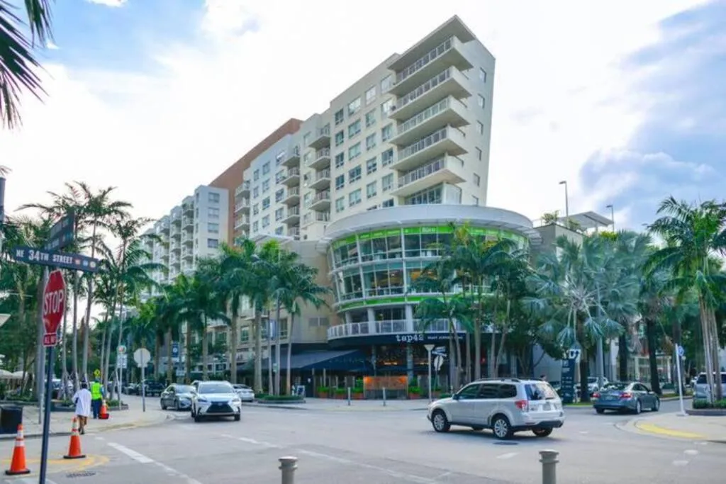 Image 2 of Fantastic Family Relax 2Br condo At Midblock Miami
