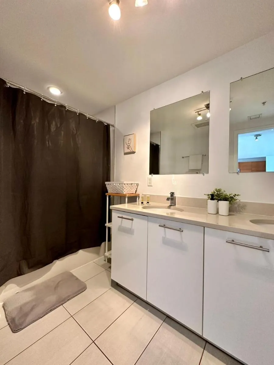 Image 4 of Fantastic Family Relax 2Br condo At Midblock Miami