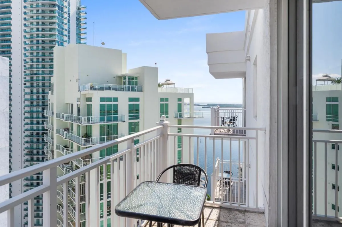 Image 6 of Fortune House Hotel Suites